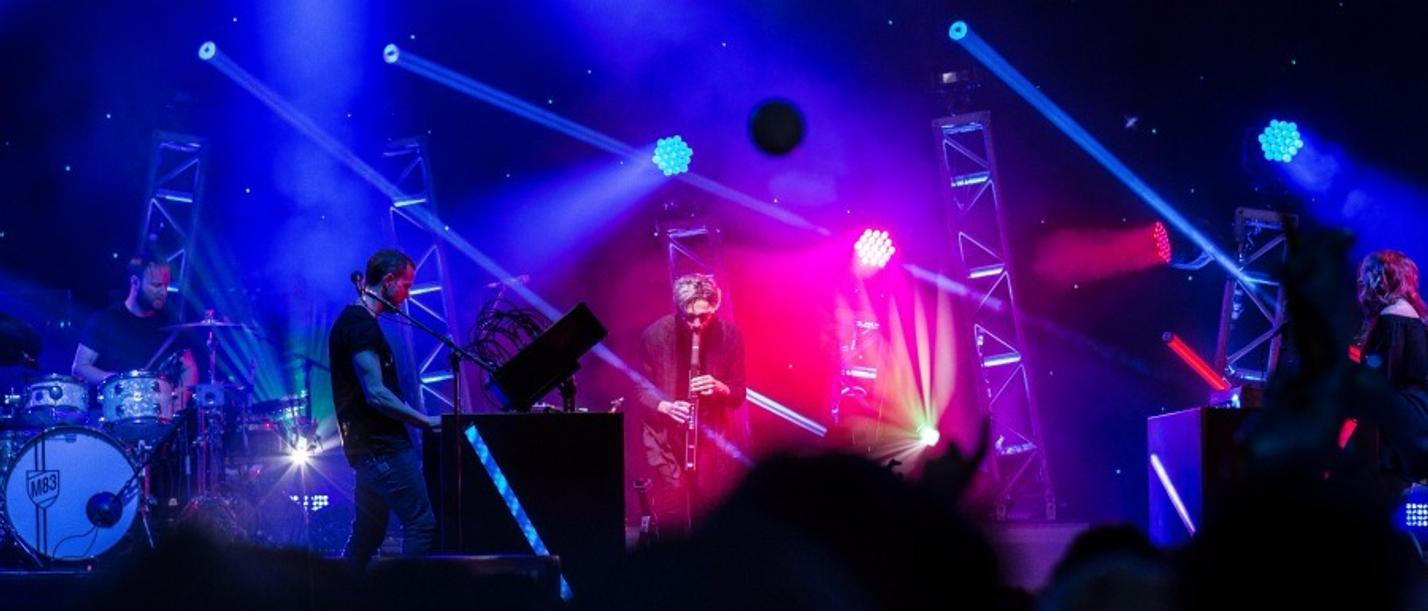 12_M83