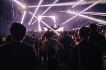 32_2manydjs
