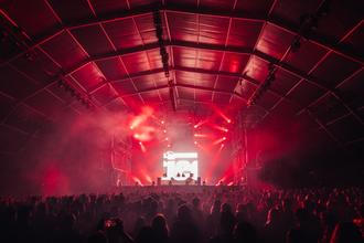 34_2manydjs