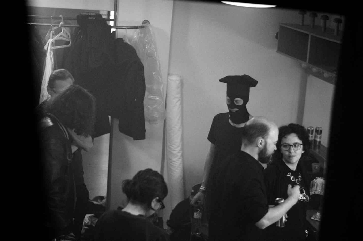 Backstage03