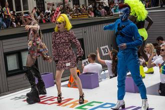 Streetparties, 4 (1)