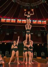 YUCK CIRCUS 1