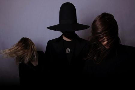 fullmoonzine.cz