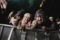 fans-3