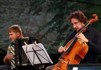 005_SzidiTobias_BandJolanka