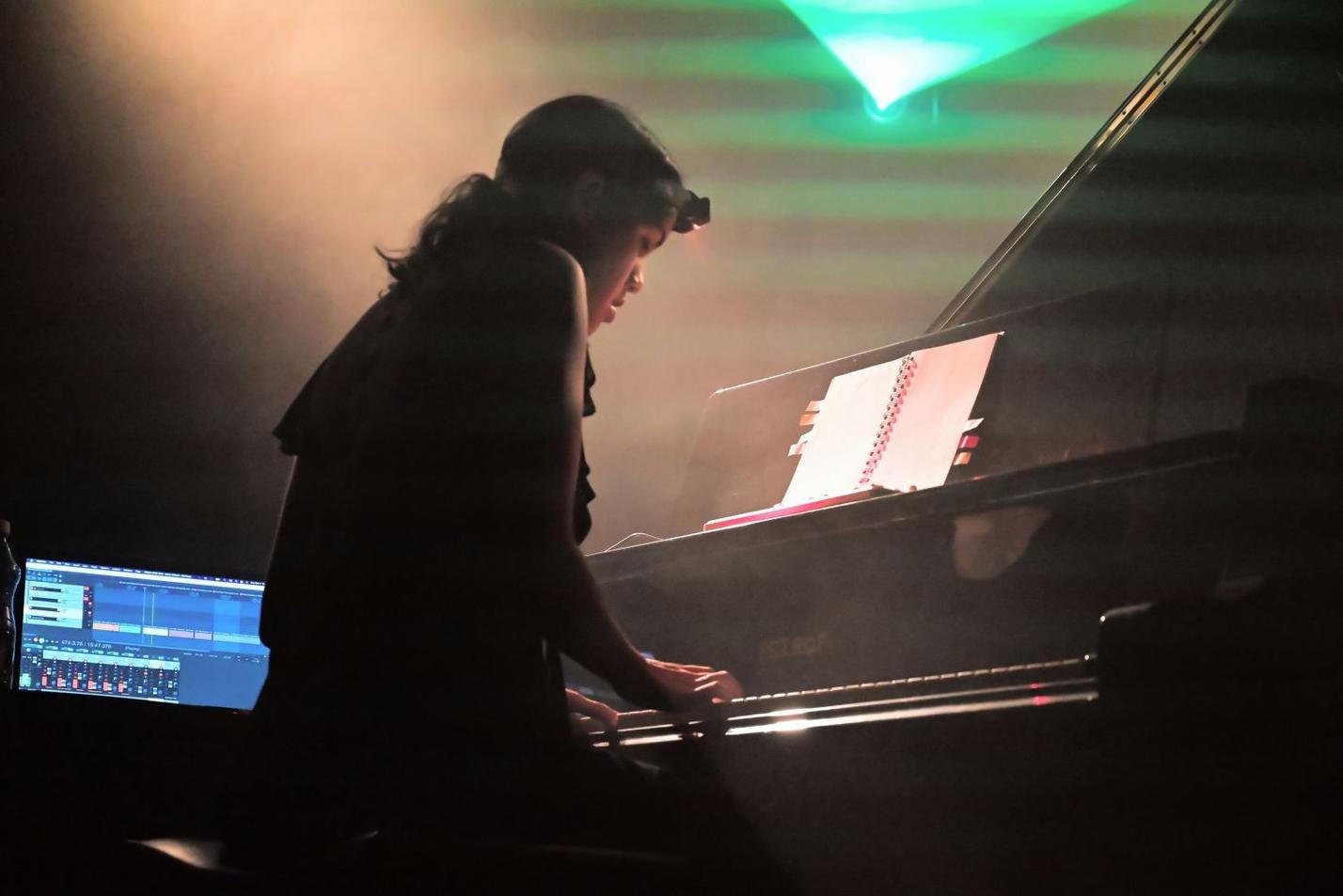 Jasmine Wood & Pavel Milyakov 6