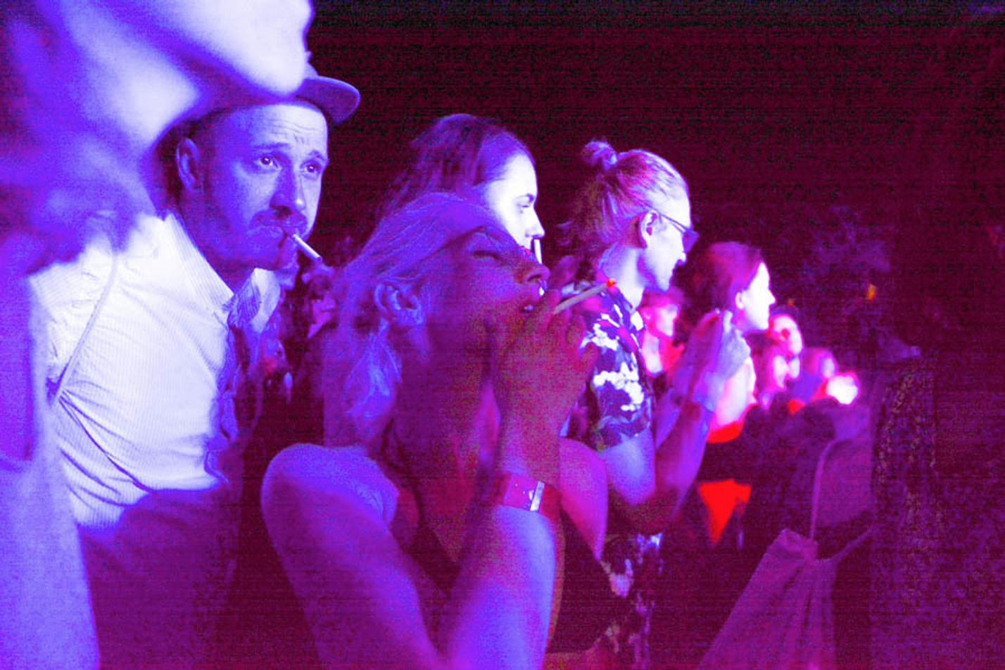 crowd_01
