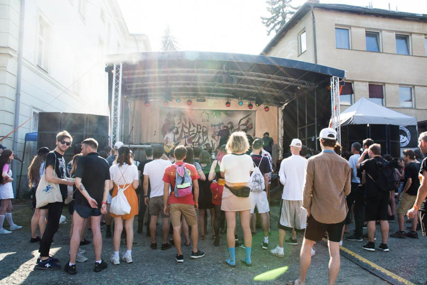 crowd_09