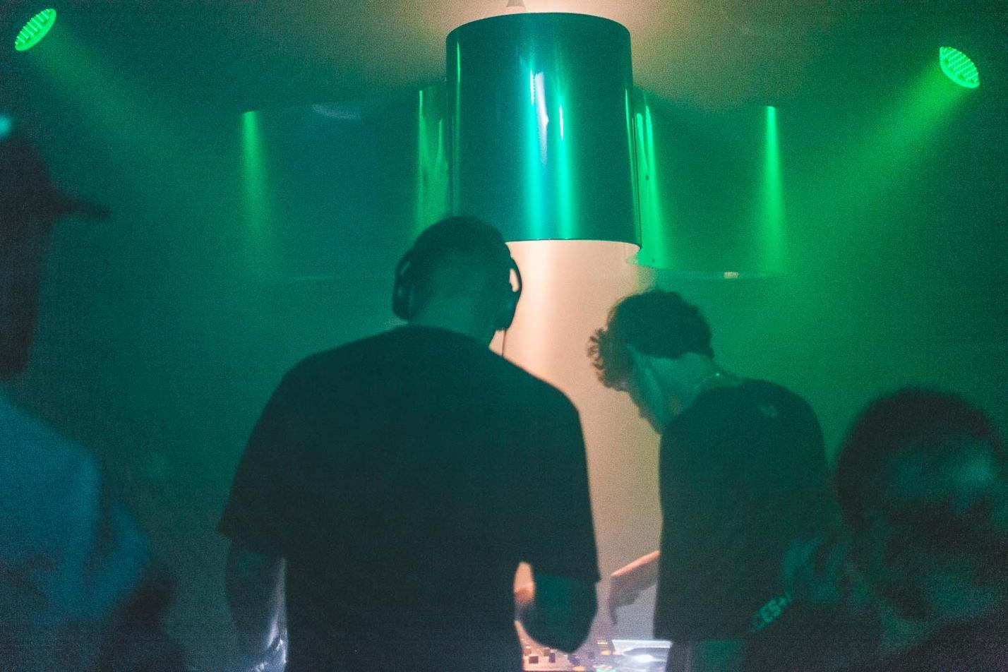 Vinfield, Dj De