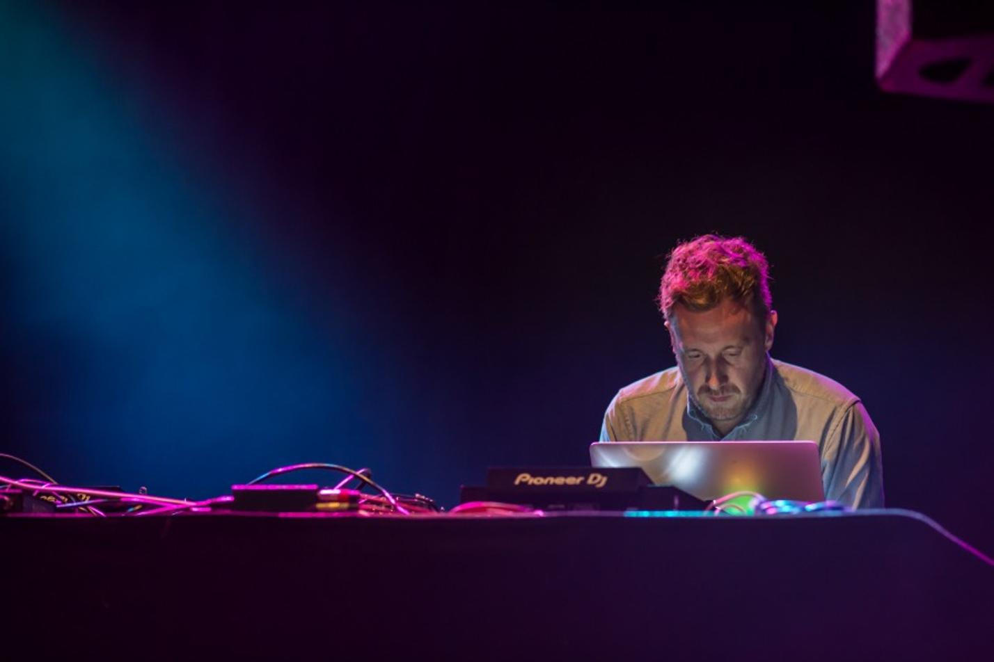 02_Letherette