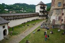 uhrin_near_010
