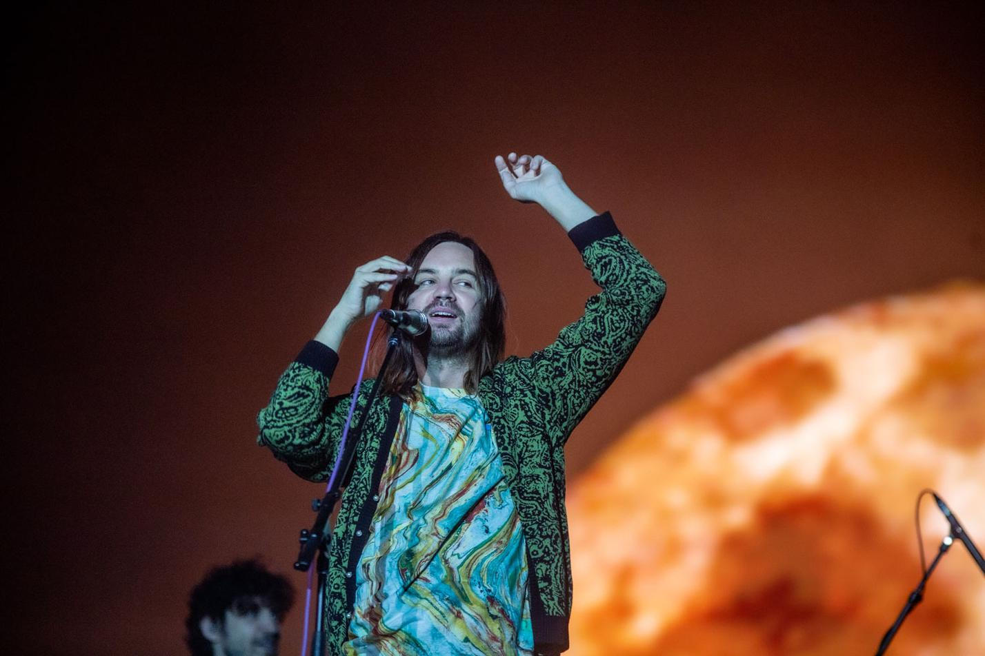 Tame Impala (2)