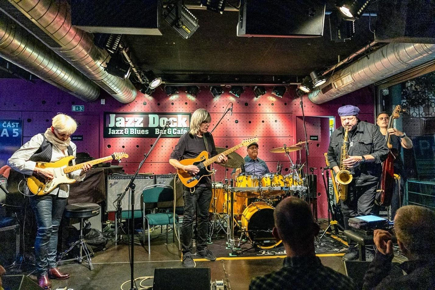 Mike_Stern_241101002_Jazzdock_