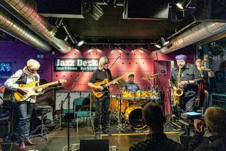Mike_Stern_241101002_Jazzdock_