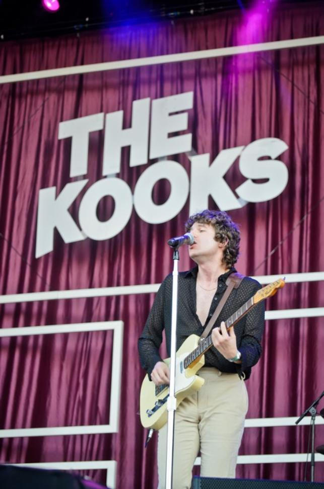 8870 The Kooks