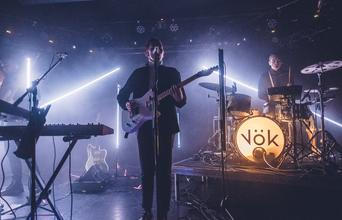 05_Vök