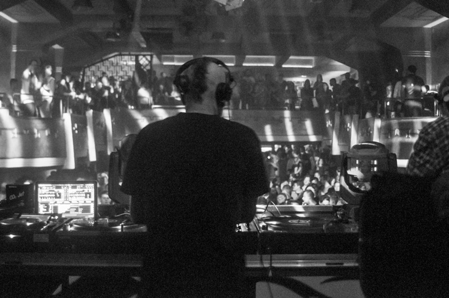 05_dj_loutka