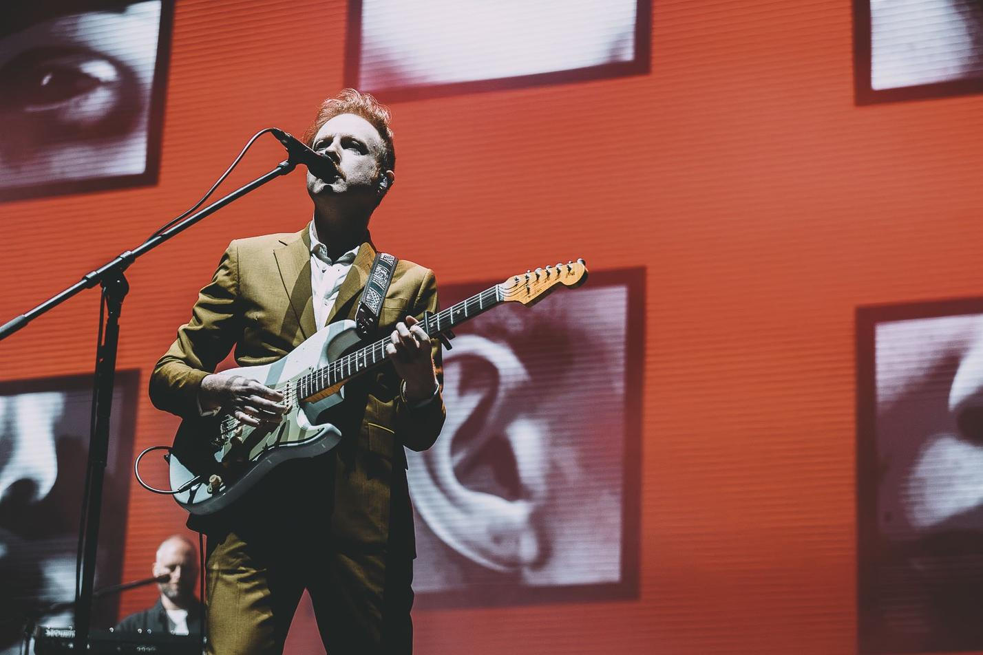 TWO DOOR CINEMA CLUB_3