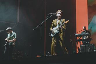 TWO DOOR CINEMA CLUB (2)