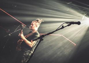 Newton Faulkner 4
