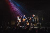 Tommy Emmanuel, Frank, Vinny @Union Chapel-8