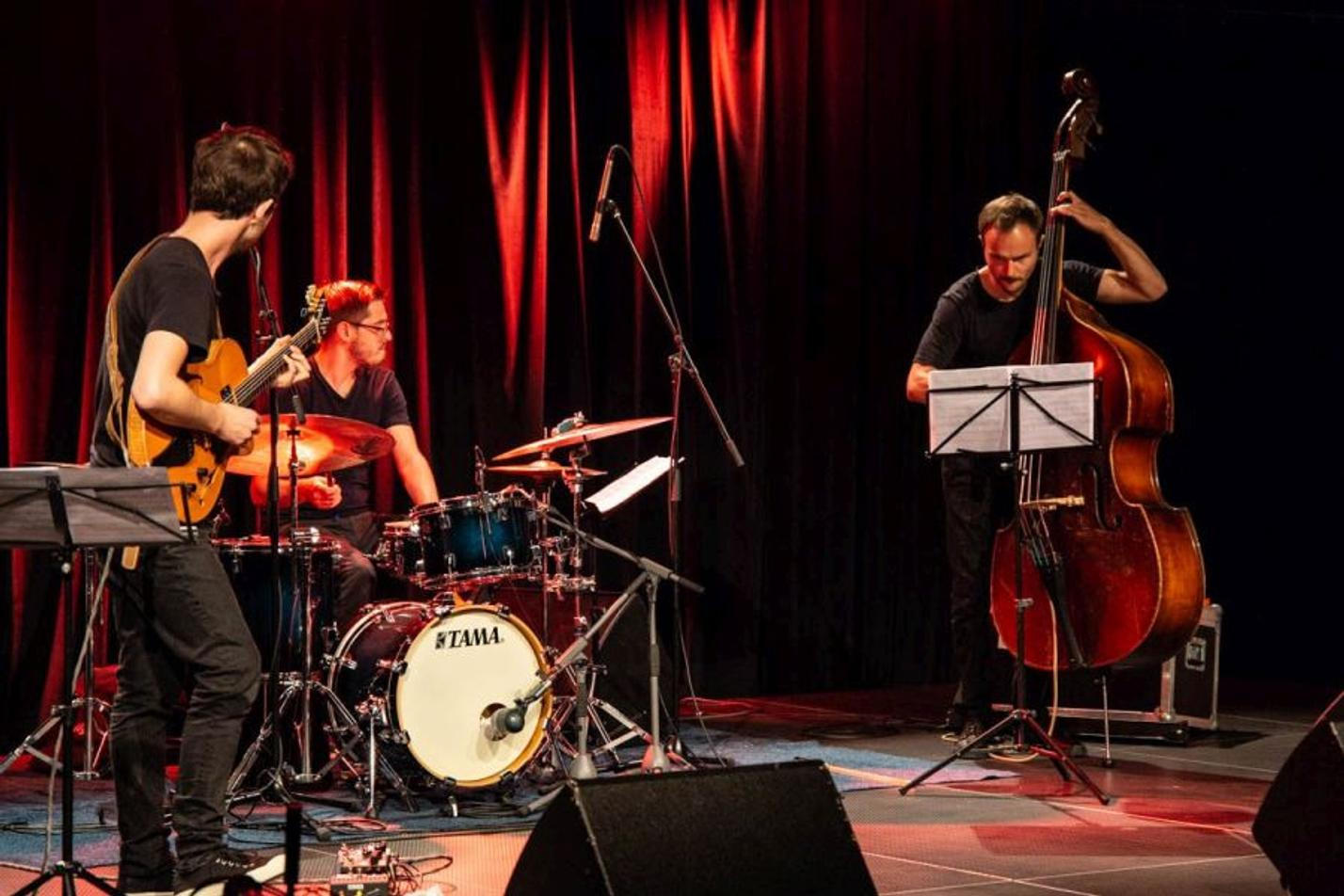 Szymon Mika trio