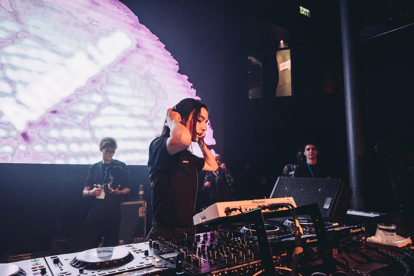 04_Amelie Lens