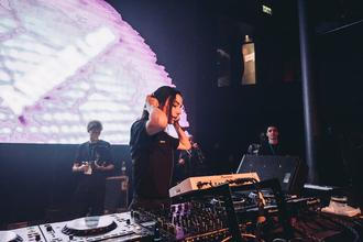 04_Amelie Lens