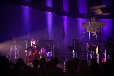 01_Hildur_Gudnadottir_Le_Guess_Who_2015