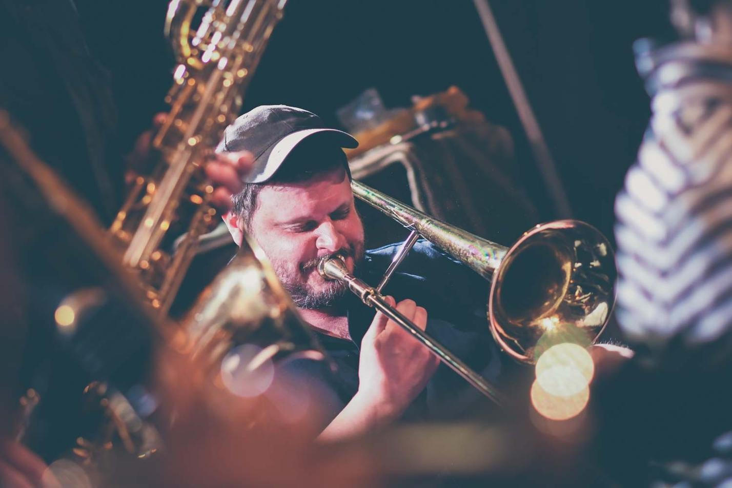 Pražský improvizační orchestr 11