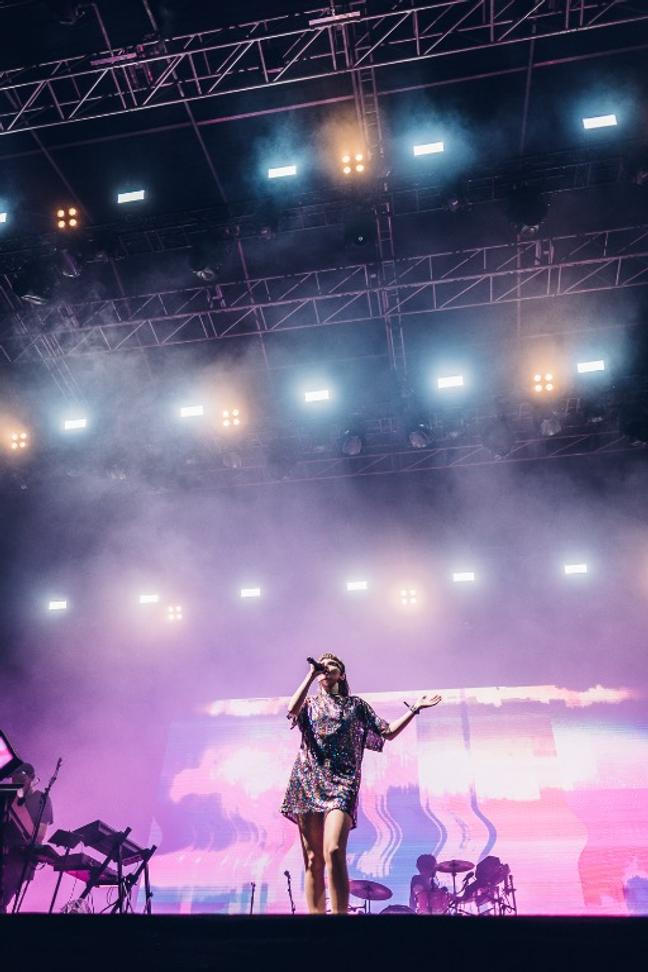 26_CHVRCHES