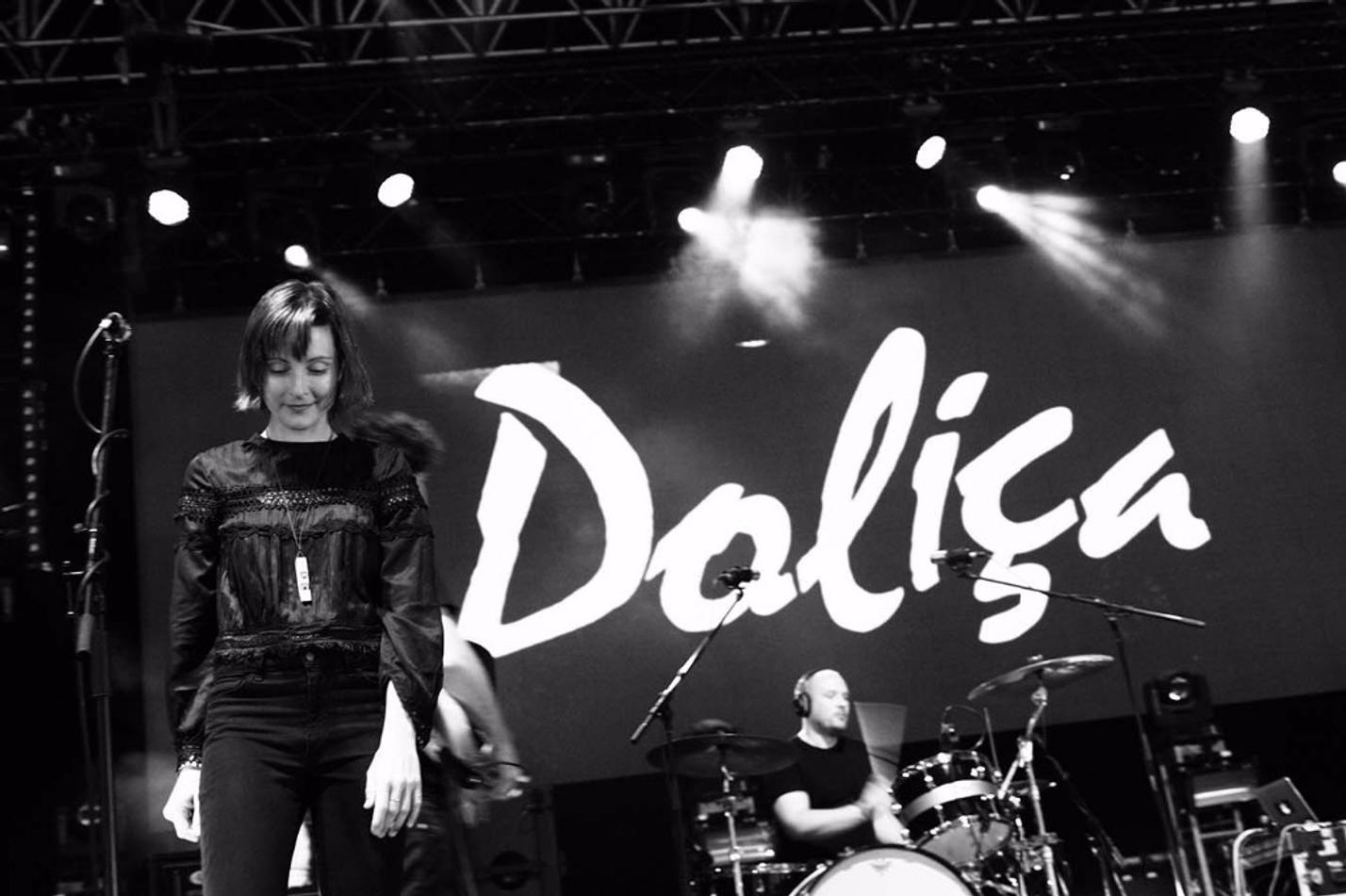 Polica (2)