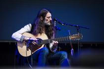 Estas Tonne