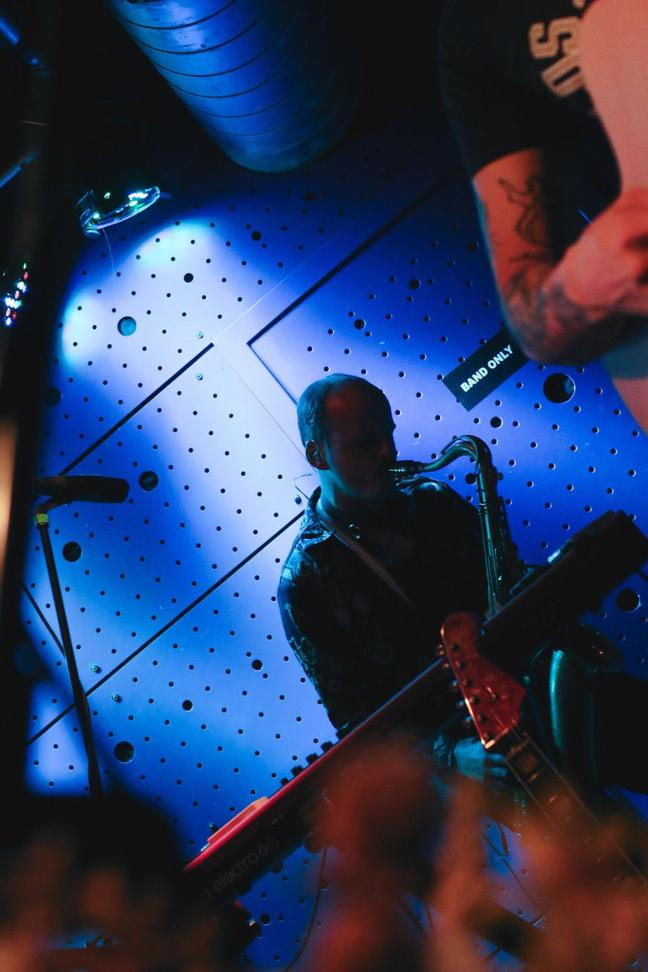 2_Curtis Harding