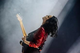 Anna Calvi in concert, Roundhouse, London, UK - 7 Feb 2019 - 6355