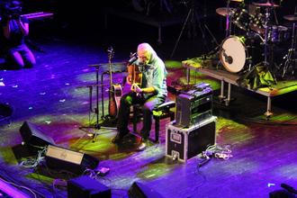Hans Theessink (2)