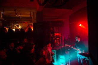 200307_narozeniny_Sale_Prodavac
