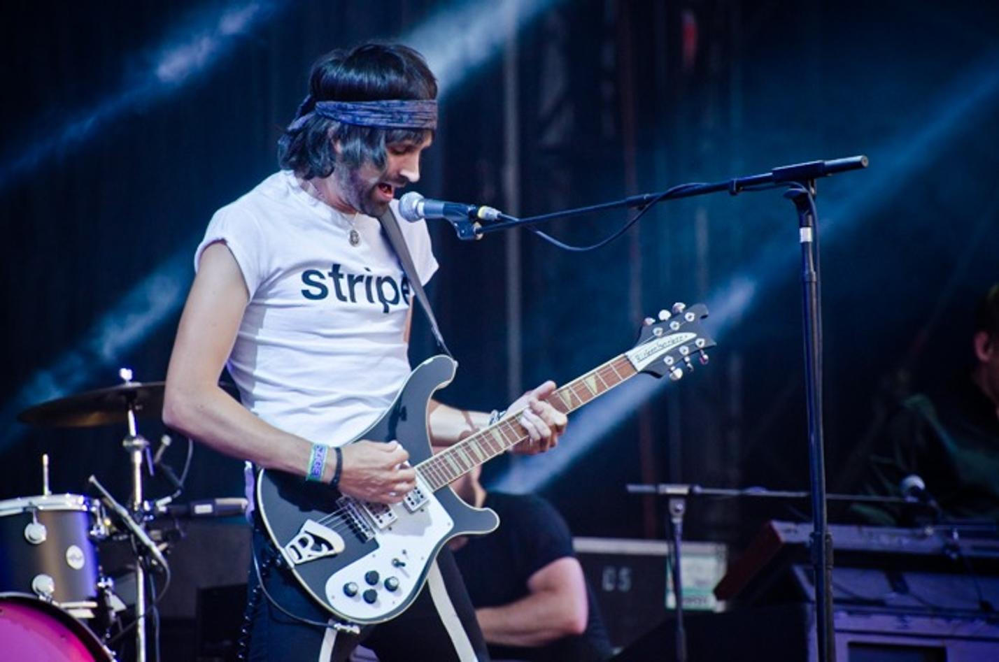 9409_kasabian