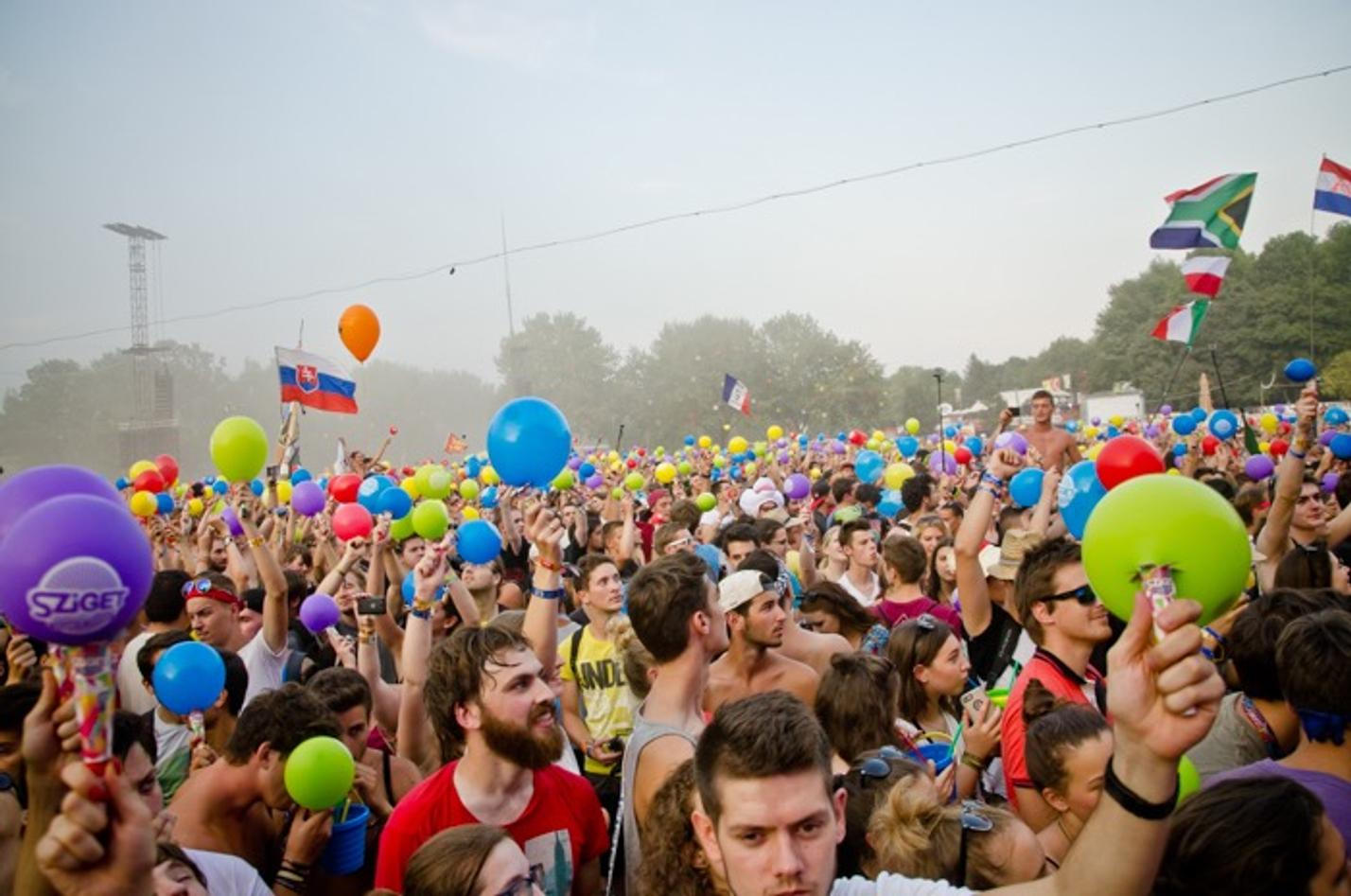 _9904_maracas_party