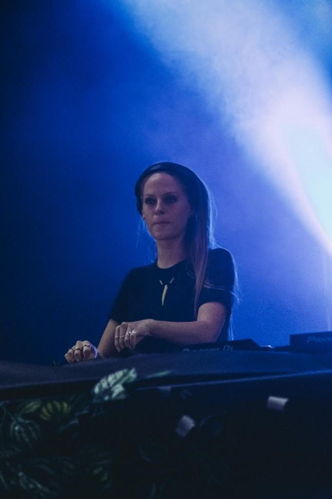 08_Nora En Pure