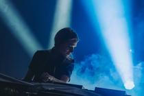 09_Nora En Pure