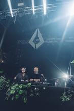 04_Moonwalk
