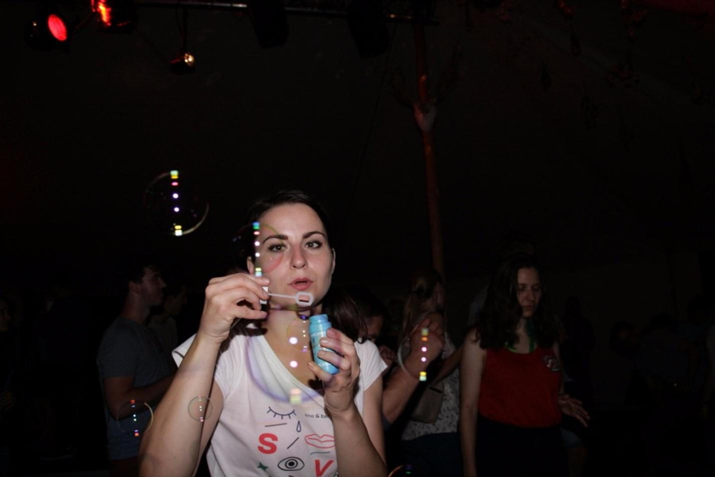 08-lfs-party
