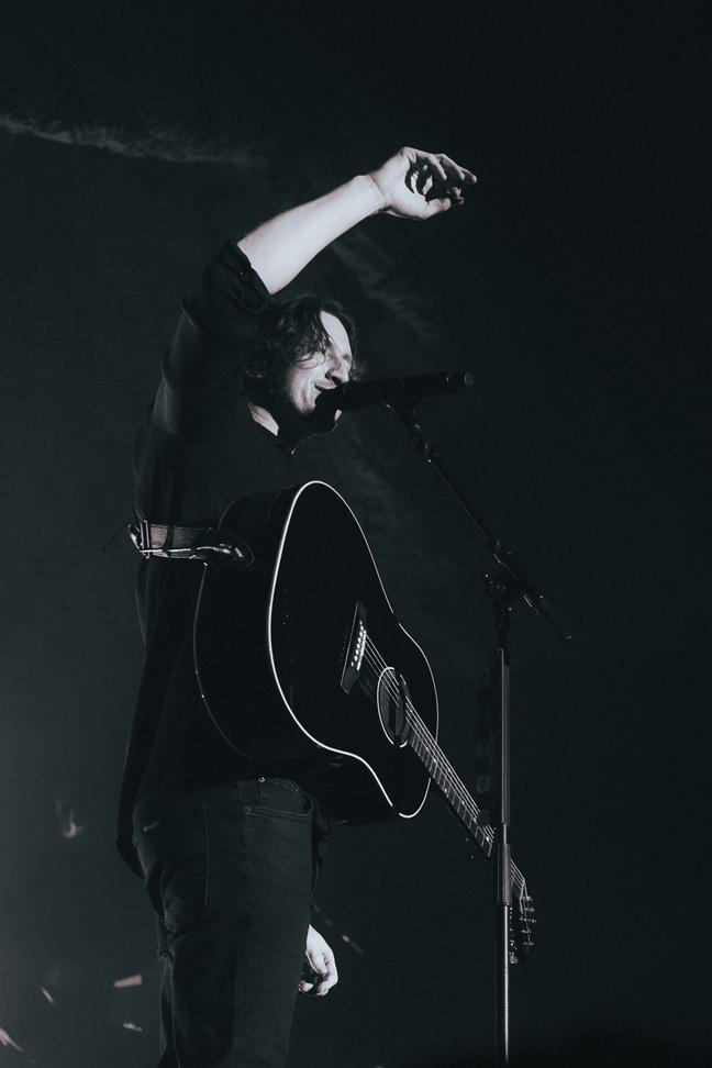 Dean Lewis (2)