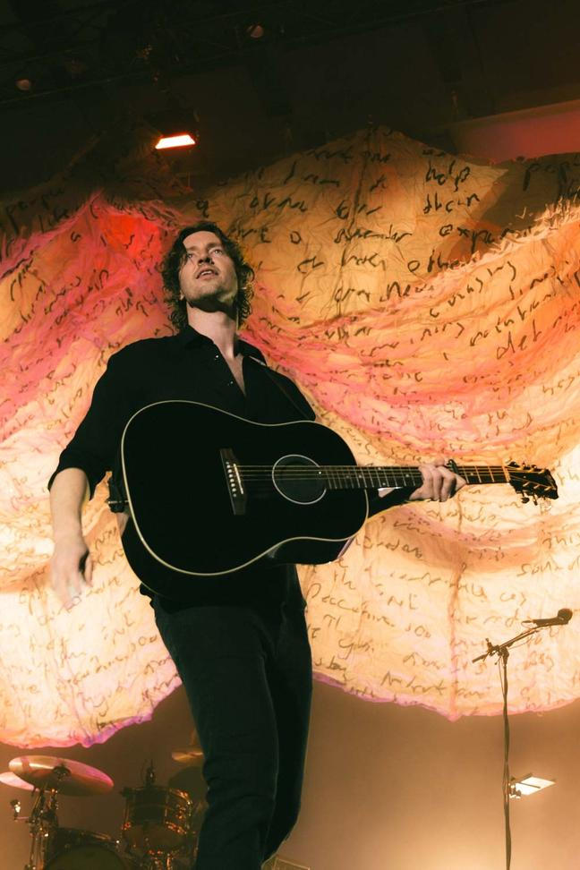 Dean Lewis (1)