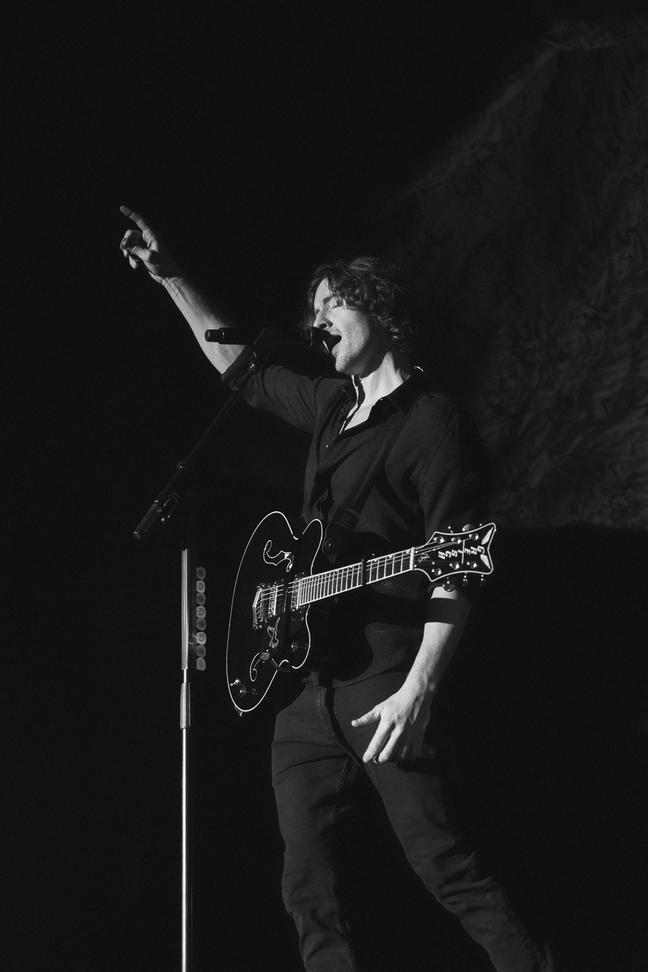 Dean Lewis (6)