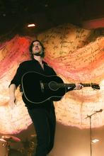 Dean Lewis (1)
