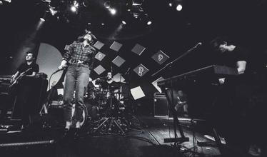 Klara & The Pop 4