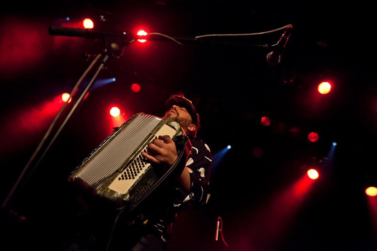 Winston McAnuff & Fixi_14
