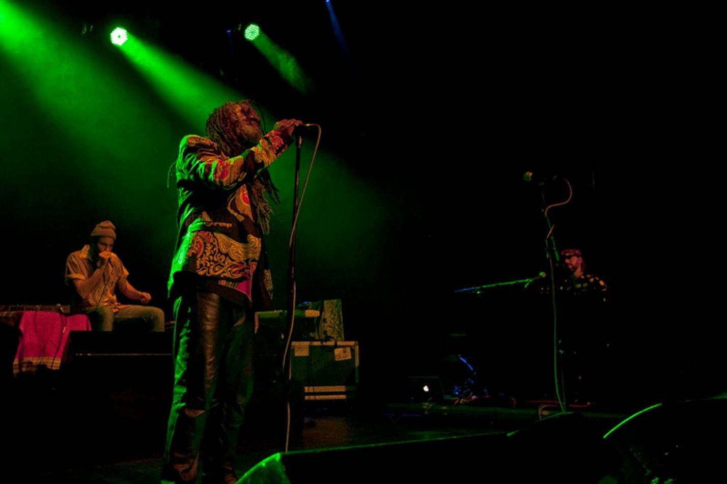 Winston McAnuff & Fixi_8